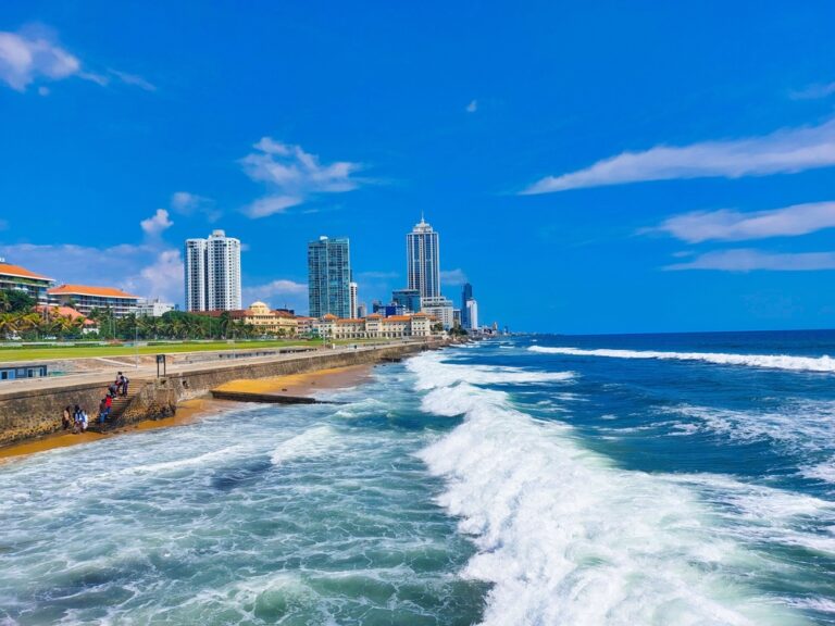 The,Galle,Face,Green,Beach,And,Waterfront,Park,And,Residential