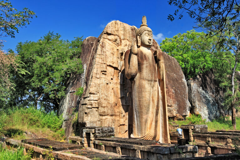 big-statue-buddha-awukana-sri-lanka-landmarks-travel