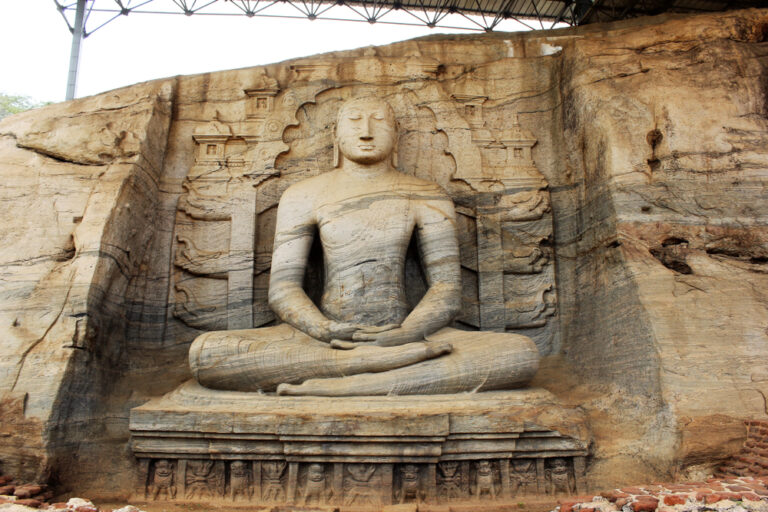 Gal,Vihara,Seated,Statue,Of,Buddha,At,Polonnaruwa,,Sri,Lanka