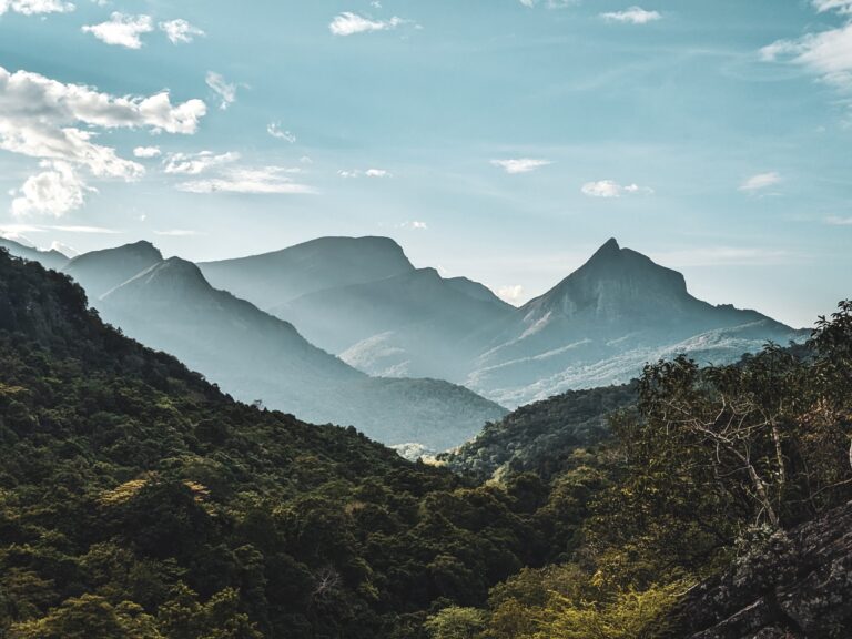 Knuckles,Mountain,Range,,Sri,Lanka:,A,Captivating,Landscape,Of,Lush